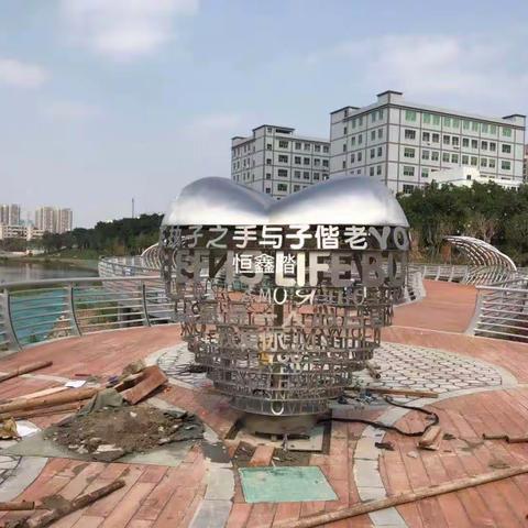 深圳公园装饰不锈钢爱心雕塑厂家