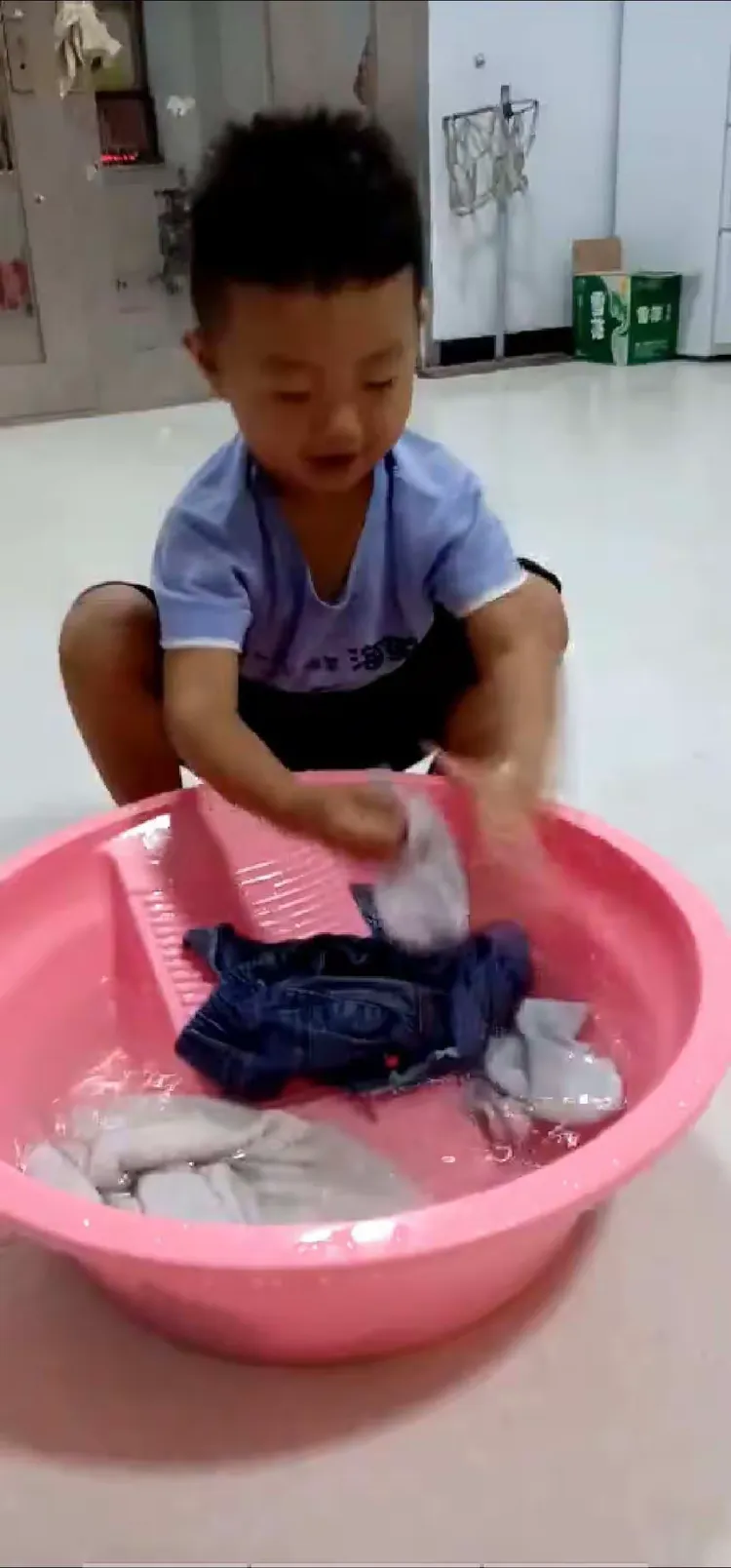 我的衣服也是自己洗哦👏👏👏