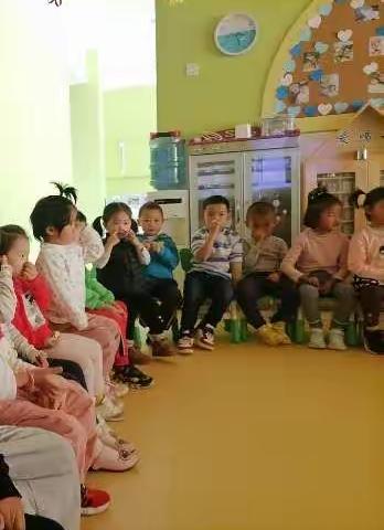 安全活动—《玩具不塞耳口鼻》