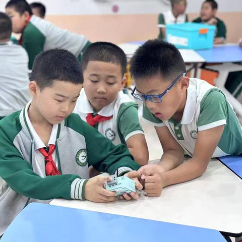 智趣相投，“机”情无限