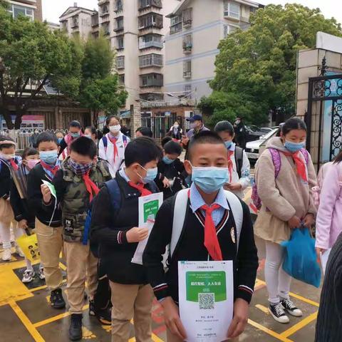 春暖花开 学子已归————西山区阳光小学开学记