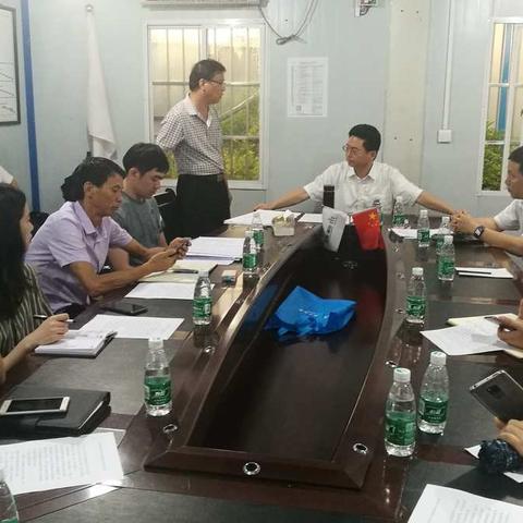 龙卫东副市长深入秀英区恩祥新城市政路网现场解决问题