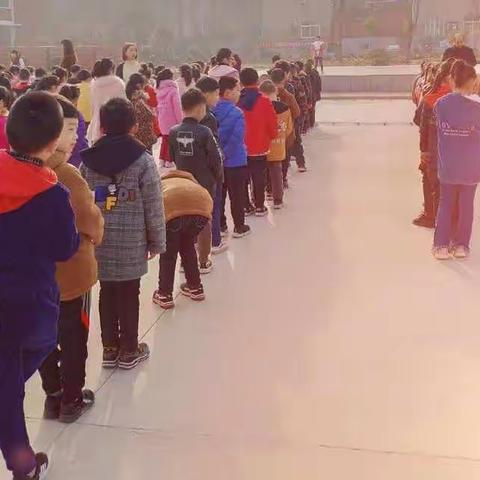 沙口镇第一小学3月12日《共创绿色家园》植树节活动