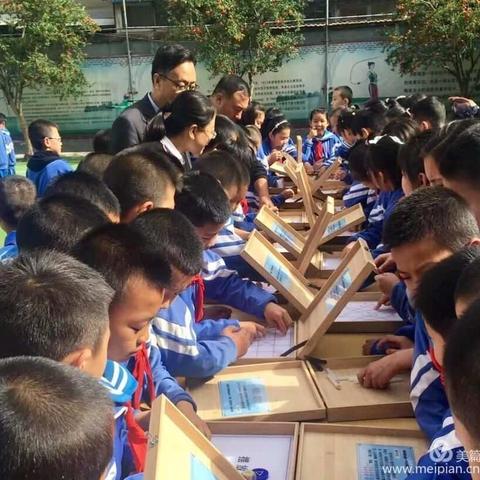 传播科学知识       成就强国梦想---天水市建设路第三小学2018--2019学年度第一学期科技活动工作回顾