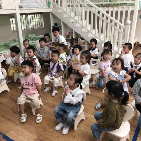 哈灵教育·花园幼儿园蒙B1班第二周的幼儿园