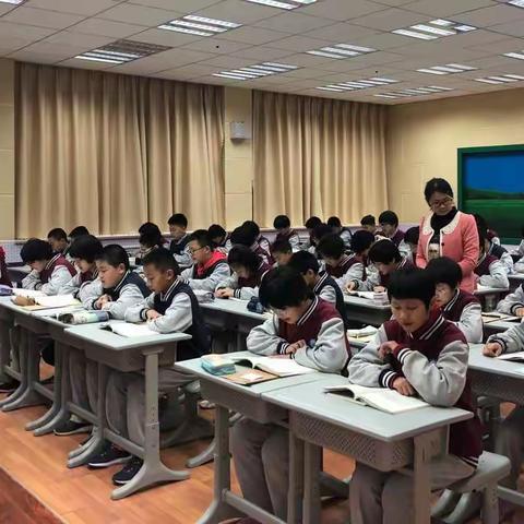 为“新教学”铺路搭桥——周村区组织初中语文部编教材教学研讨会