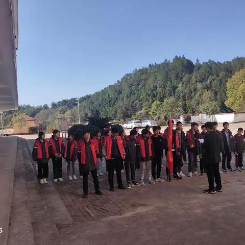 爱心温暖敬老院，雷锋精神永传承——记永隆初中党支部、团总支带领学生开展学雷锋志愿服务活动