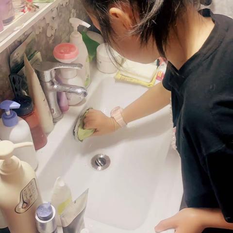 《五·一劳动实践作业》——郭谨菱