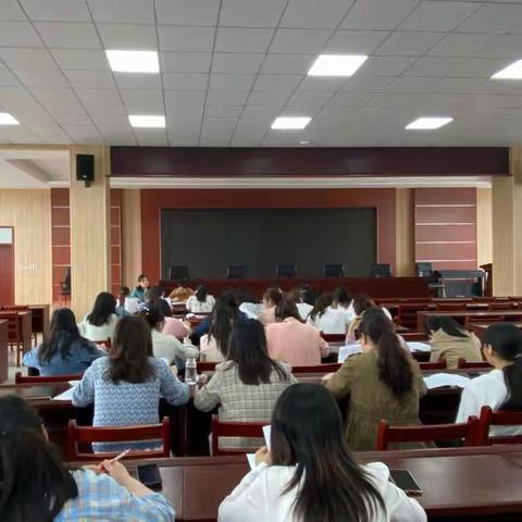 凝心聚力 砥砺前行——光山六中小学部中低年级期中考试分析会
