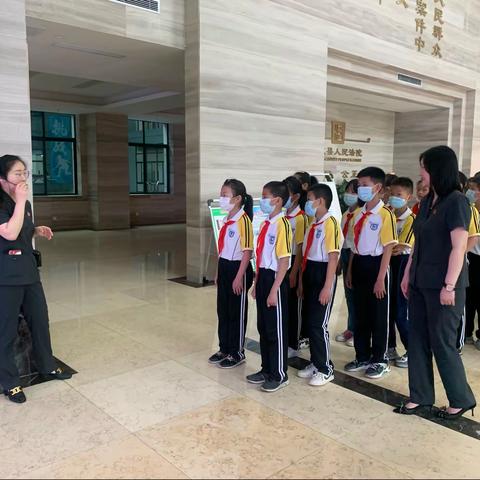 安师大肥东附校走进法院参加“百场公众开放日”活动