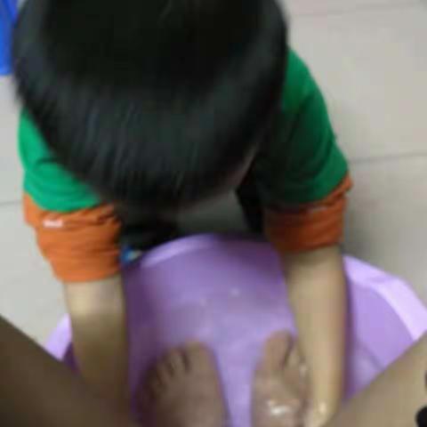 感谢我亲爱的爸爸妈妈，你们辛苦了