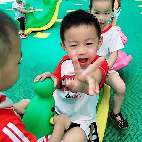 相处时间虽短，但老师们都很爱你们❤❤❤一周时间，我已经看到你们很大的进步，祝福我们一起加油一起变更好～