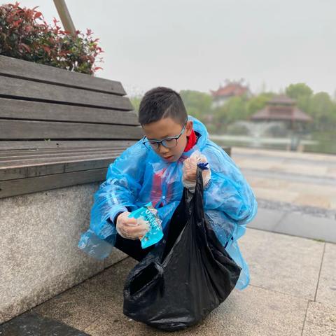 弘扬雷锋精神，四（六）班与你同行