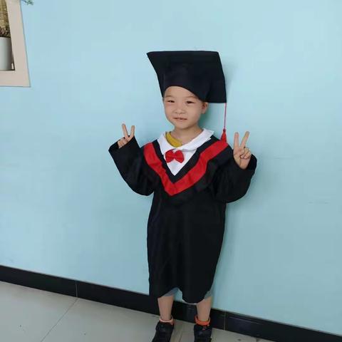 贵族幼儿园2A2B的小学员顺利毕业啦 🎉🎉🎉