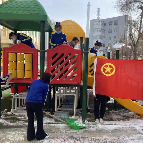 雷锋日，我们在行动 —— 乌市四幼团员教师学雷锋活动