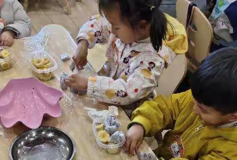 陪着燊燊去游园