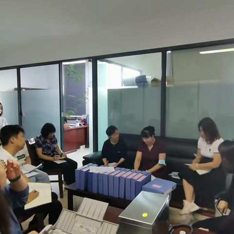 区统计局局长宏俊一行到漳浒寨街道督导检查防惩统计造假工作