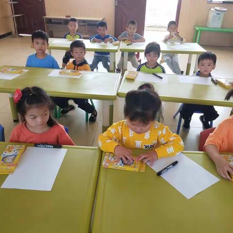 起跑线幼儿园绘画班开课啦！