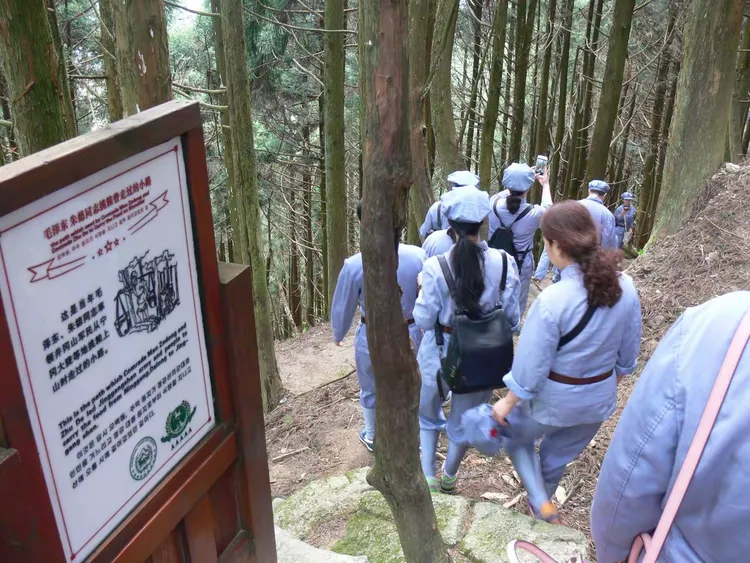 体验红军生活，传承红军精神！