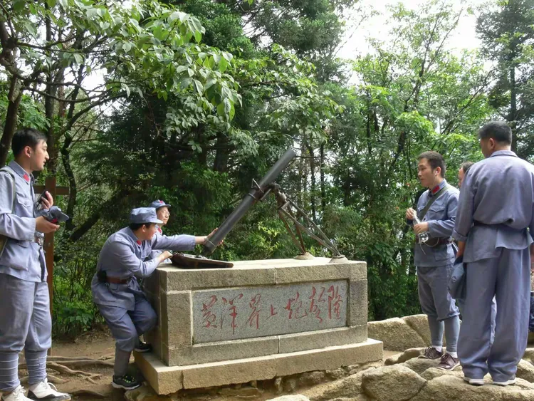 体验红军生活，传承红军精神！