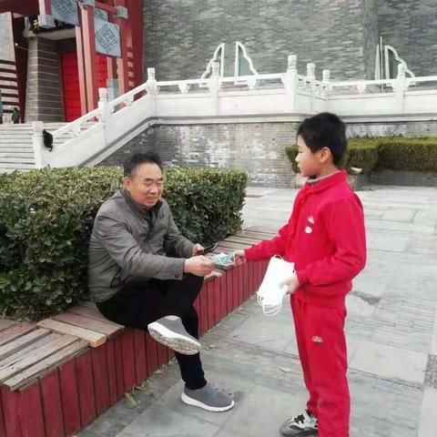 【金明宽德育·小采风课程】三（3）中队  风之彩小组 做有道德的金明人之爱心口罩