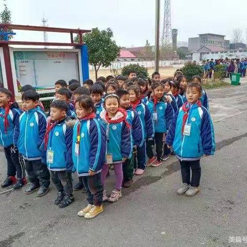 队列会操    青春飞扬