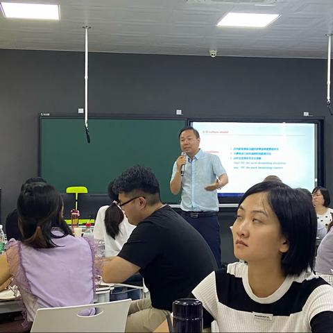 Danzhou organizes english improvement training class