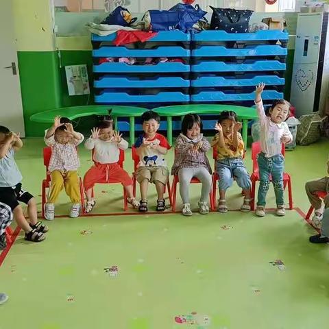 程晓丽的美篇＂伯爵快乐的一周生活＂小班美好的一周