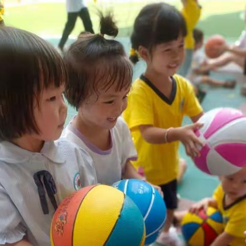 新芙蓉幼儿园小班第四周之爱上幼儿园