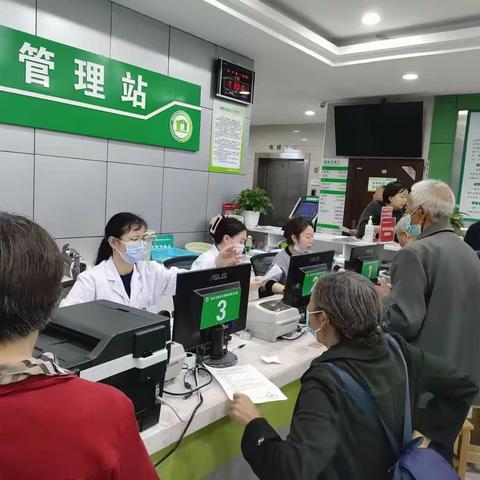 璧城街道双龙社区开展“老年人健康义检”活动