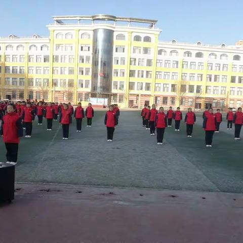 传承中华武术之精髓，为中华之崛起而读书。———左权县示范小学四年级组体艺活动比赛纪实