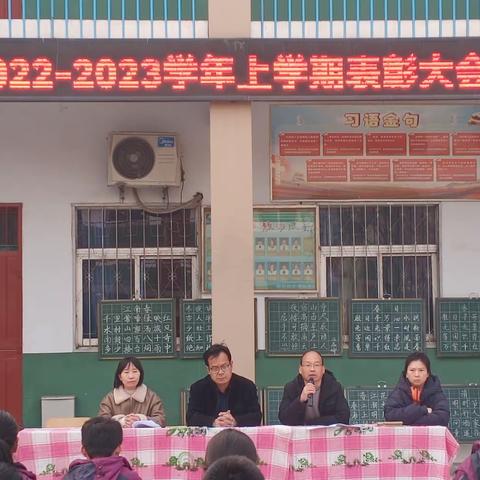 三月春意浓     扬帆正当时