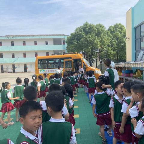 今天的小朋友，明天的小学生！新苗幼儿园毕业班的小朋友走进熊口小学。