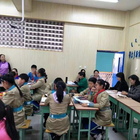 杭锦旗教育教学研究室乌云老师莅临我校指导互动平台网络课程数学课