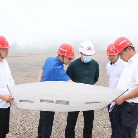 工程建设分公司副总经理刘国庆到瓮开项目部检查指导工作