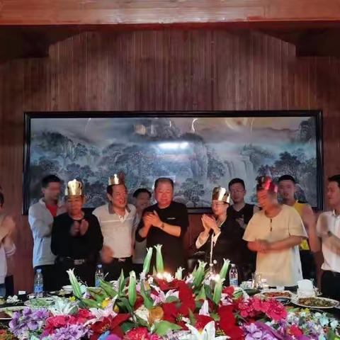 致敬劳动者  五一齐欢乐