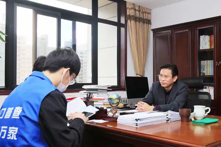 现场登记结束后,余天西就人口普查工作发表简短讲话,指出积极参加人口