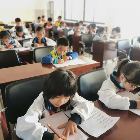 喜迎二十大，童声颂中华——信宜市第十二小学举行硬笔书法比赛