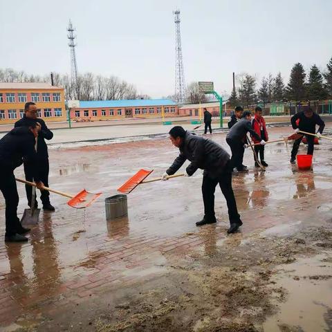 齐心协力把雪扫，师生协作暖人心——孔国乡中心学校小学扫雪劳动实录