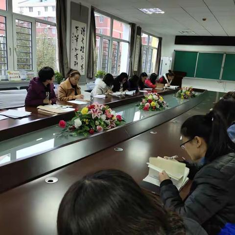 思想碰撞，同课异构，展课堂风采。            －－－记北环路小学语文教研活动