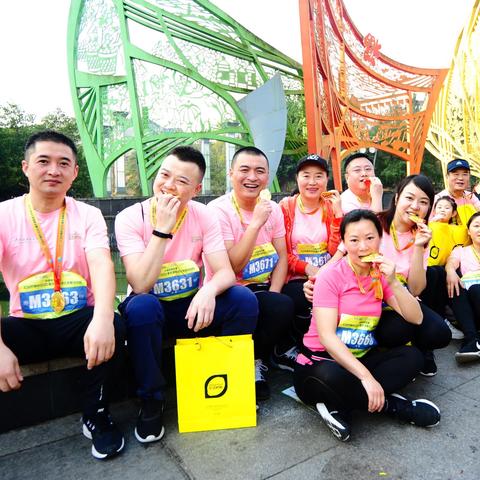 “重庆边跑团”潼南马拉松小记