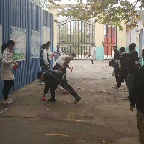 师生同锻炼欢乐大课间