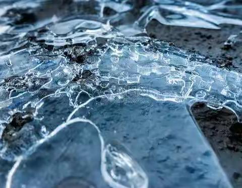 科学小实验—水结冰了