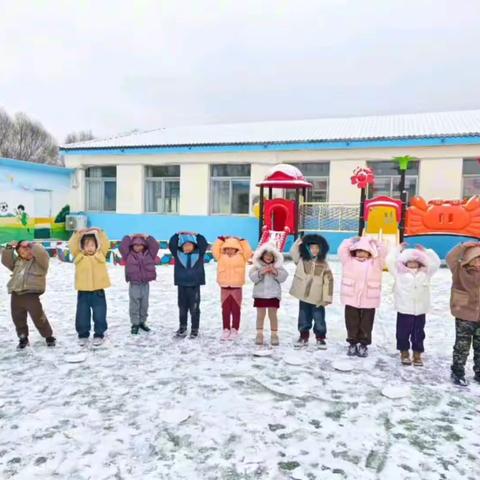 雪遇童年. “幼”见快乐——唐坊中心幼儿园玩雪趣事