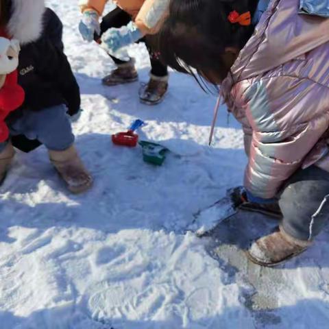 初雪 与你相遇 （长城幼儿园中一班幼儿戏雪乐）