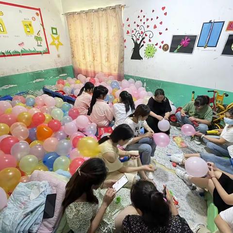 新站镇峰名幼儿园我和“六一”有个约定，峰名宝宝幸福成长“吃大桌”