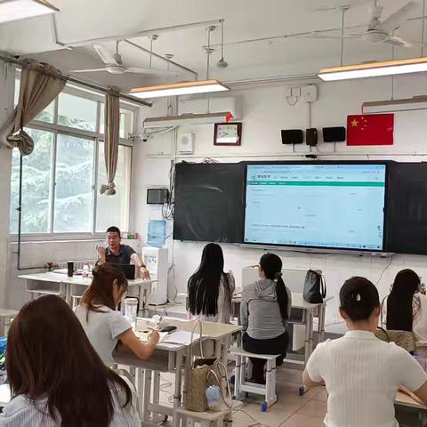 智慧启新程，技术赋师能 —— 张晨主任带领新教师开展"智慧校园+希沃白板"专题培训