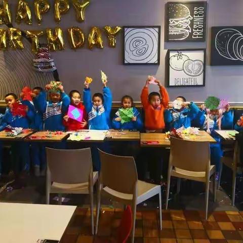 市九小一（11）班开展“学剪窗花，弘扬传统文化”活动