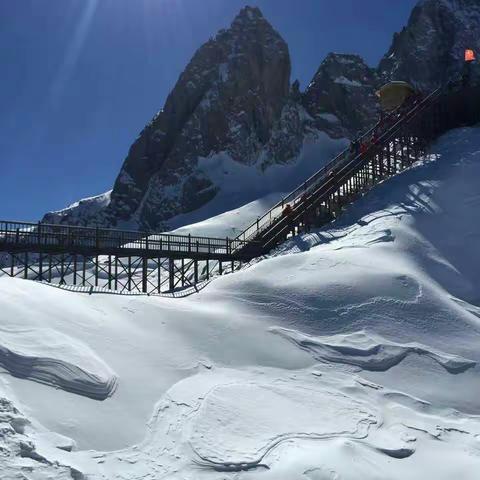 丽江一玉龙雪山下的生态别墅