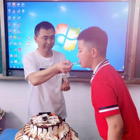 光阴尤短，温暖童年——涪陵城七校(兴涪校区)六年级组“牢记嘱托，快乐成长”主题队日暨“六一”庆祝活动